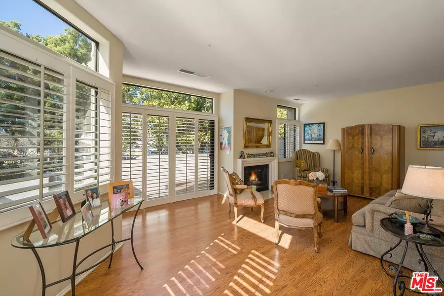 6701 Hannum Ave, Culver City, CA 90230