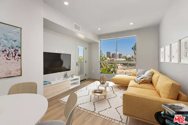 12431 Rochester Ave #311, Los Angeles, CA 90025