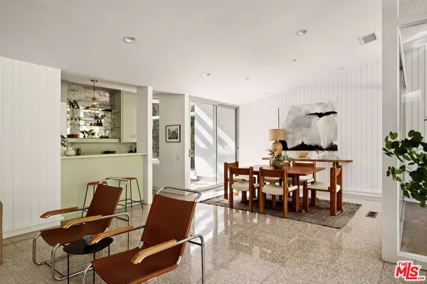 Beverly Hills, CA 90210,2335 San Ysidro Dr