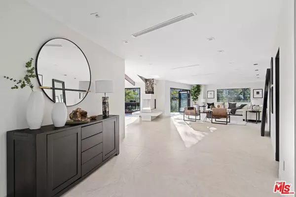 Los Angeles, CA 90077,2301 Donella Cir