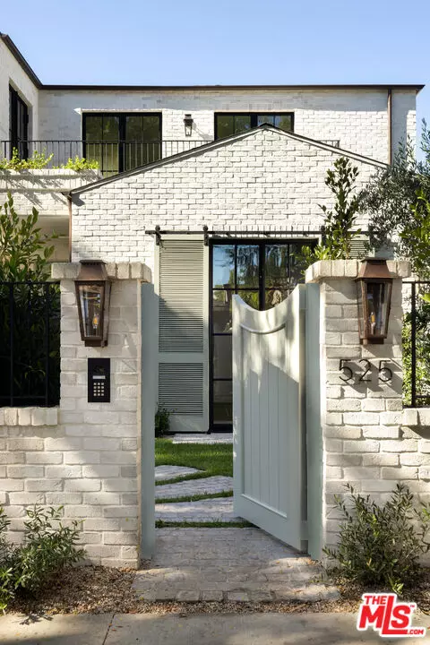 West Hollywood, CA 90048,525 Westmount Dr