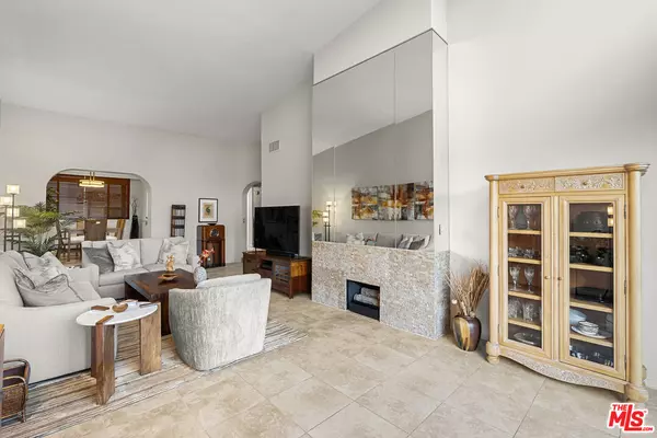 West Hollywood, CA 90069,8455 Fountain Ave #402