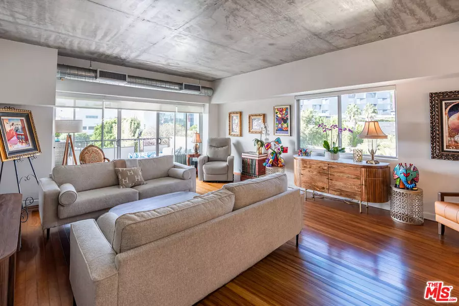 1155 N La Cienega Blvd #814, West Hollywood, CA 90069