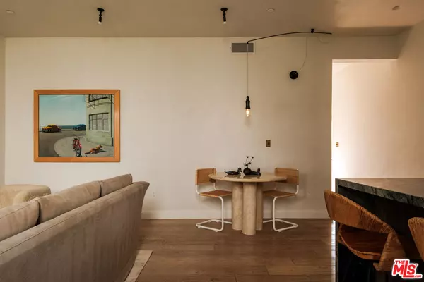 956 5th St #C, Santa Monica, CA 90403