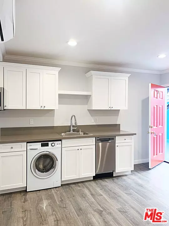 Glendale, CA 91207,908 N LOUISE ST #2