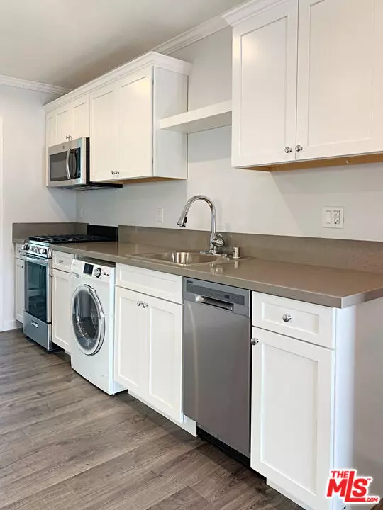 Glendale, CA 91207,908 N LOUISE ST #2