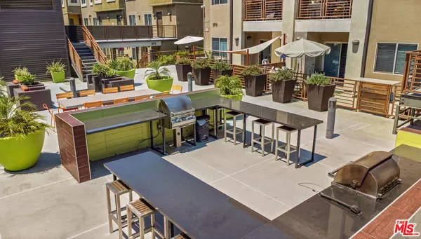 Los Angeles, CA 90039,2974 Ripple Pl #203