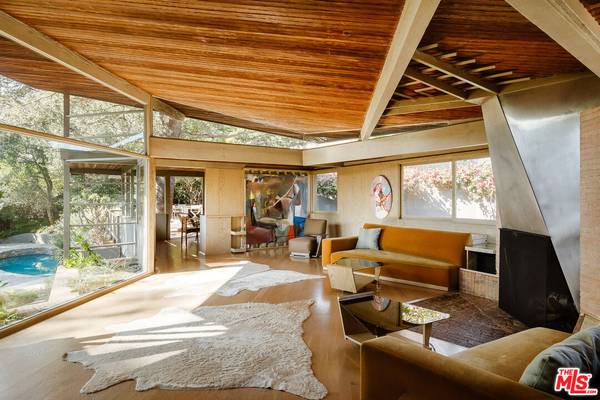 11600 Amanda Dr, Studio City, CA 91604