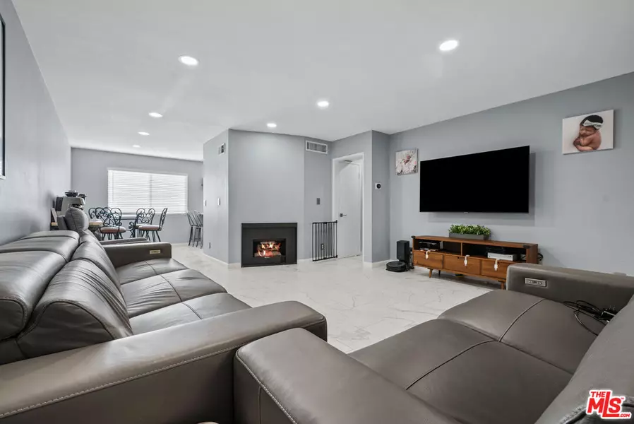 8024 Via Pompeii, Burbank, CA 91504