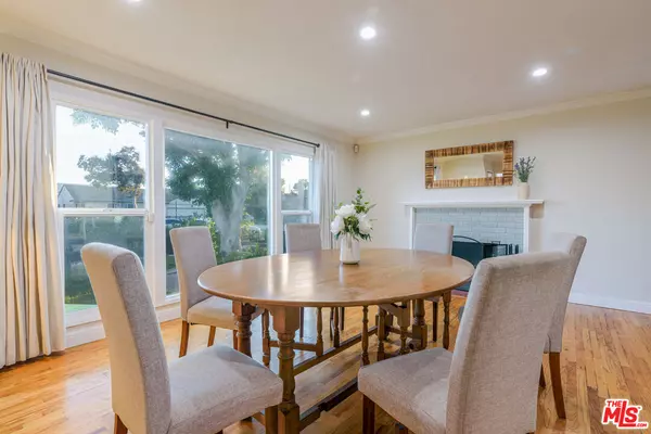 16641 Gilmore St, Lake Balboa, CA 91406