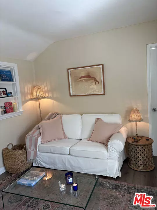 725 Lorraine Blvd, Los Angeles, CA 90005