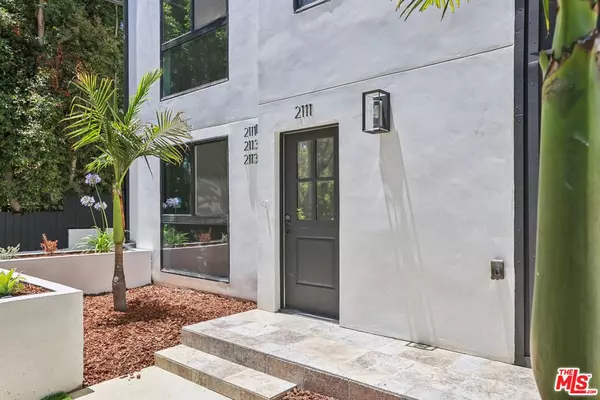 Los Angeles, CA 90068,2113 Holly Dr