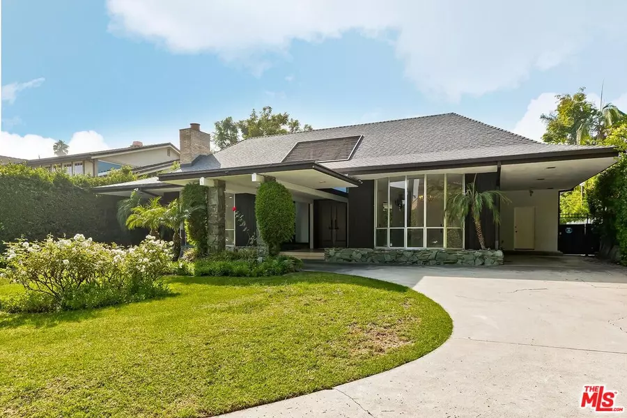 719 N Bedford Dr, Beverly Hills, CA 90210