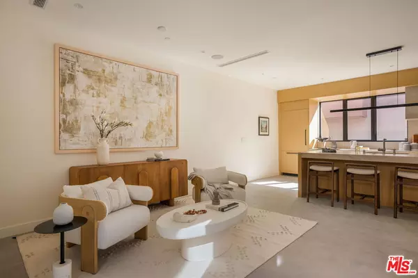 West Hollywood, CA 90069,929 Hilldale