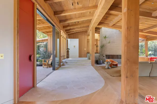 Los Angeles, CA 90049,765 N Bonhill RD