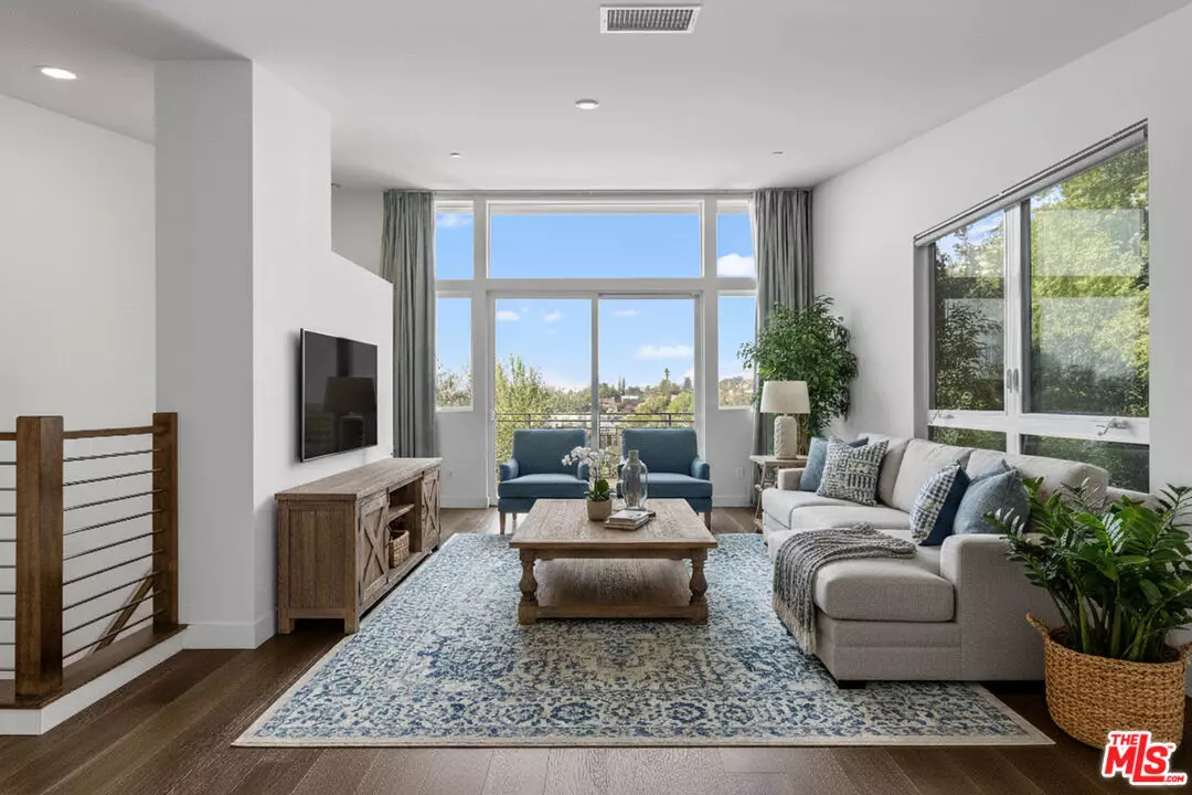 Los Angeles, CA 90026,1912 W Liberty St