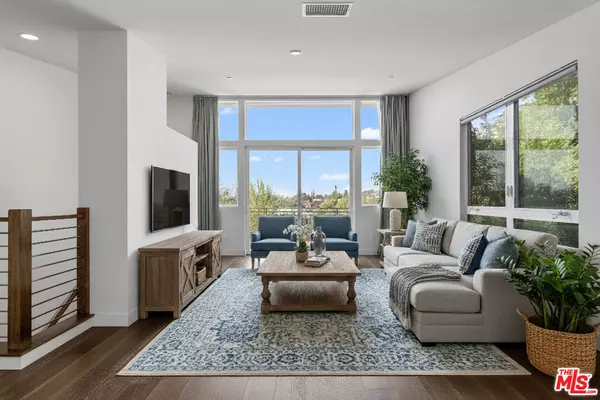 1912 W Liberty St, Los Angeles, CA 90026