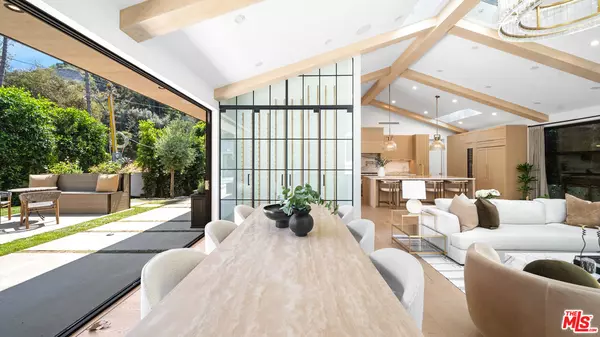 Los Angeles, CA 90046,1914 Laurel Canyon Blvd