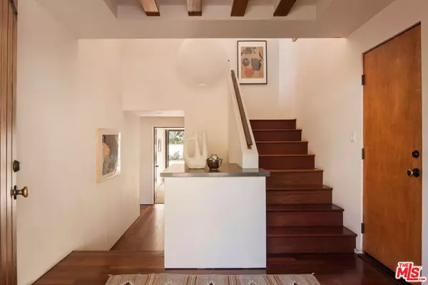 Los Angeles, CA 90068,2890 Durand Dr