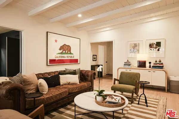 Los Angeles, CA 90049,651 S Bundy Dr