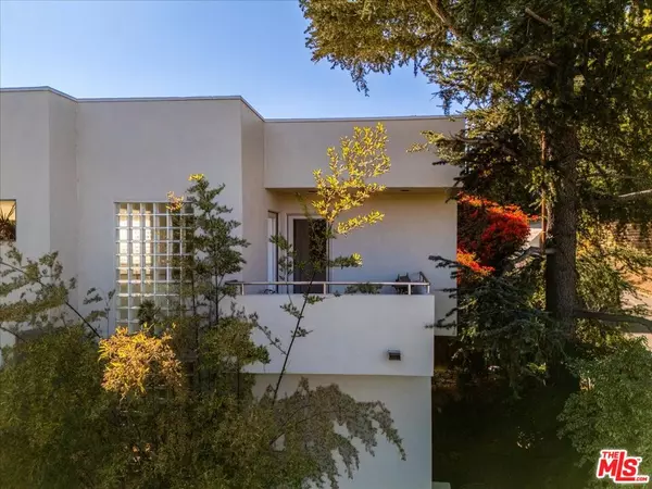 Los Angeles, CA 90065,1358 Killarney Ave