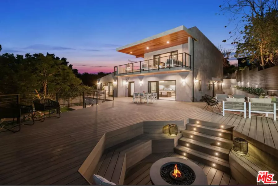 3936 Farley Ct, Studio City, CA 91604