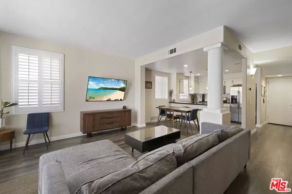 Canyon Country, CA 91387,27021 Karns Ct #1402