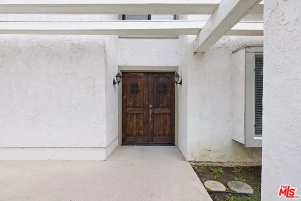 Agoura Hills, CA 91301,26952 Garret Dr