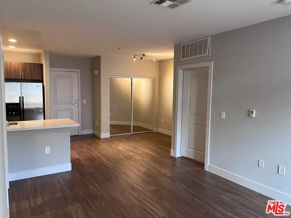 Los Angeles, CA 90024,1040 Glendon Ave #4206