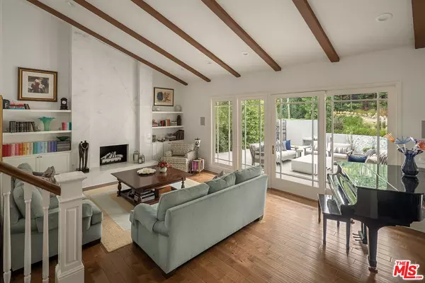 Los Angeles, CA 90049,837 N Bundy Dr