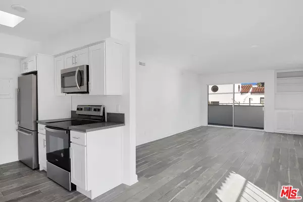 1610 S Beverly Glen Blvd #6, Los Angeles, CA 90024