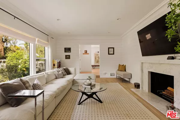 Van Nuys, CA 91406,6448 Peach Ave