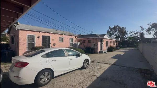 Los Angeles, CA 90047,1417 W 82nd St