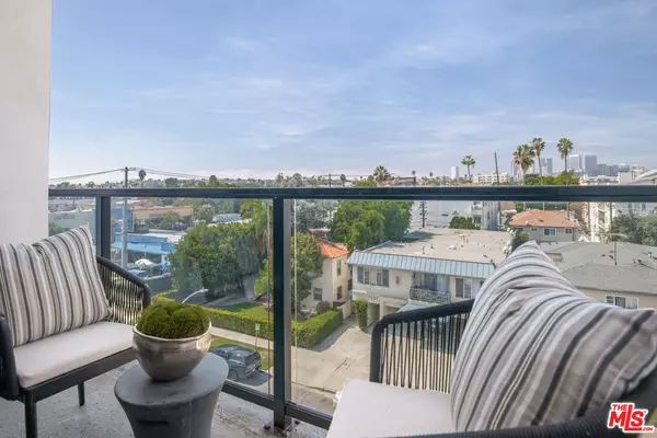 Los Angeles, CA 90035,1226 S Bedford St #302