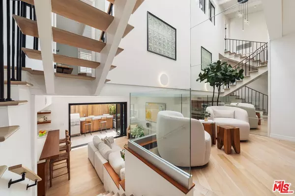 831 14th St #2, Santa Monica, CA 90403