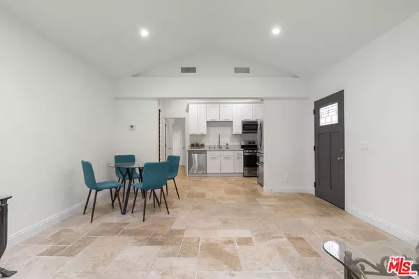 Calabasas, CA 91302,4112 Old Topanga Canyon Rd #UNIT B