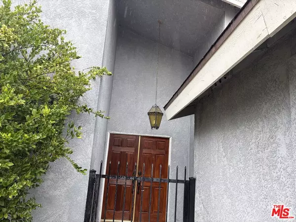 Chatsworth, CA 91311,20477 Mayall St