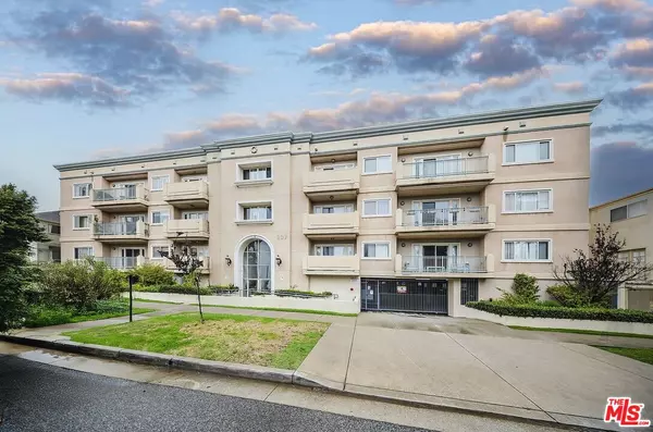 937 12th St #208, Santa Monica, CA 90403