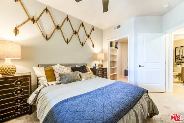 Huntington Beach, CA 92647,7290 Edinger Ave #3136