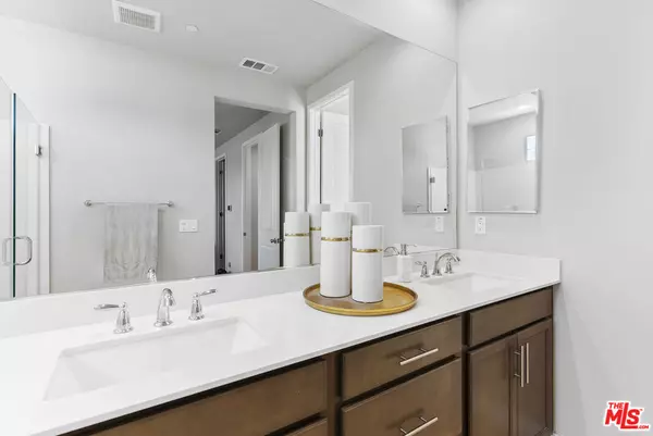 Inglewood, CA 90301,551 Daniel Freeman Cir