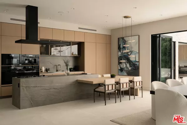 Los Angeles, CA 90064,9919 Girla Way