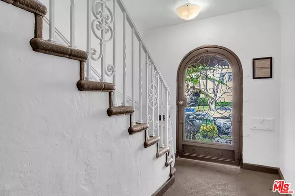 Los Angeles, CA 90048,6122 W 6th St