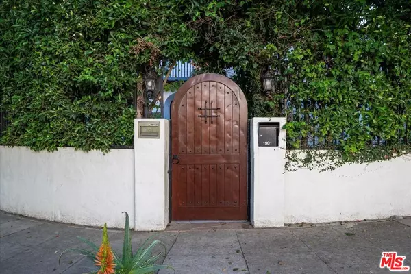 Los Angeles, CA 90068,1901 El Cerrito Pl