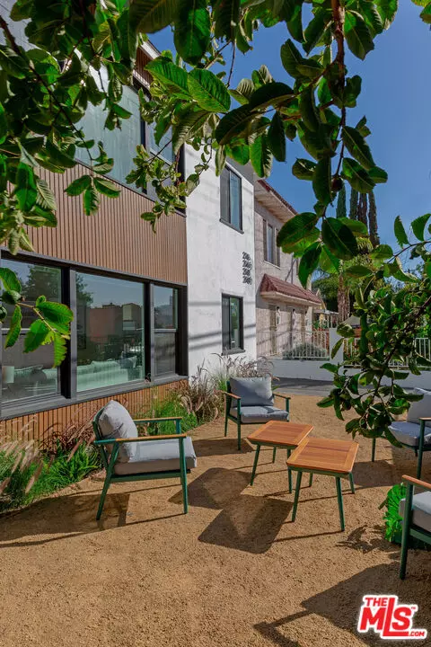 Los Angeles, CA 90016,2046 S Burnside Ave