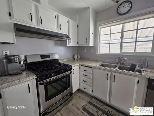 Desert Hot Springs, CA 92240,14777 Palm Dr #15