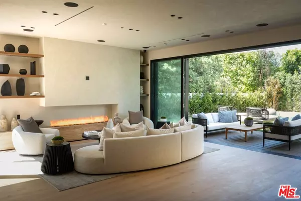 Sherman Oaks, CA 91423,13229 Hesby St