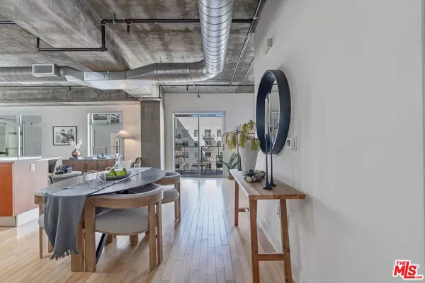 Los Angeles, CA 90015,645 W 9th St #618