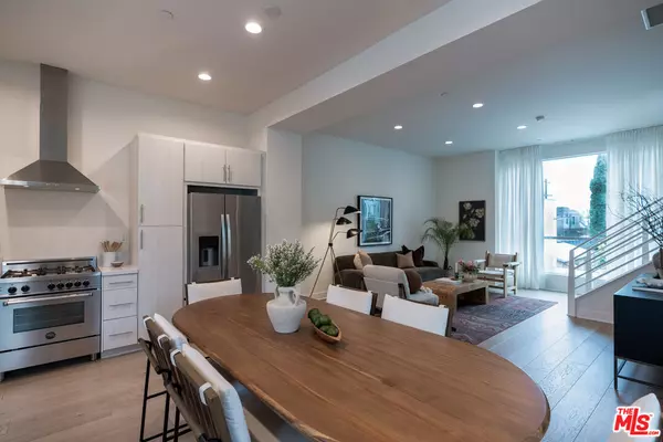 Los Angeles, CA 90026,2210 Tom Mix Rd