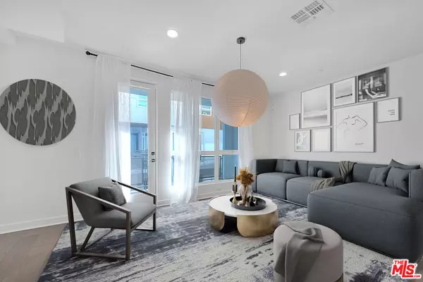 Los Angeles, CA 90038,6910 N Tierno Ln