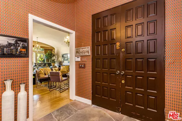 Los Angeles, CA 90069,1641 N Crescent Heights Blvd